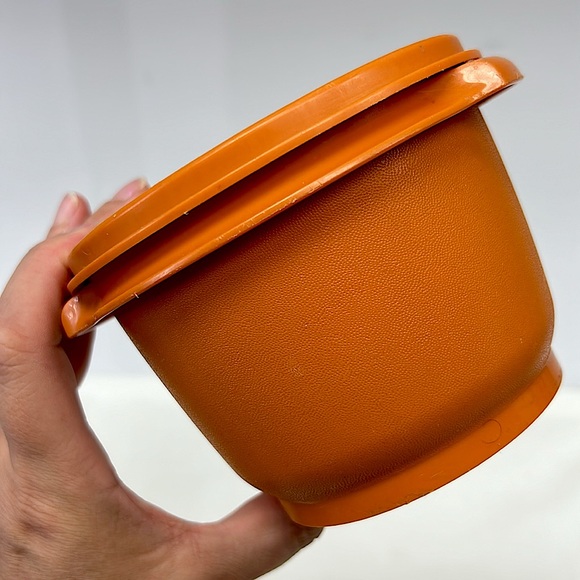 Retro orange TUPPERWARE servalier food storage # 886 - Picture 2 of 6